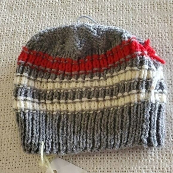 Hand Crafted Handmade Hand Knitted Wool Gray/Red/Cream‎ Beanie - Picture 3 of 6